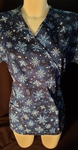 Scrub Top - Blue Snowflakes